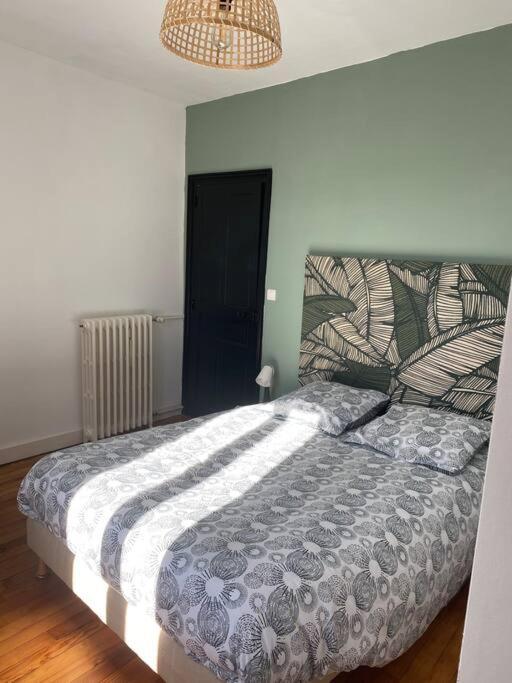 Gite De Tom Et Mag Classe 3 * Clevacances Villa Pontgibaud Eksteriør bilde