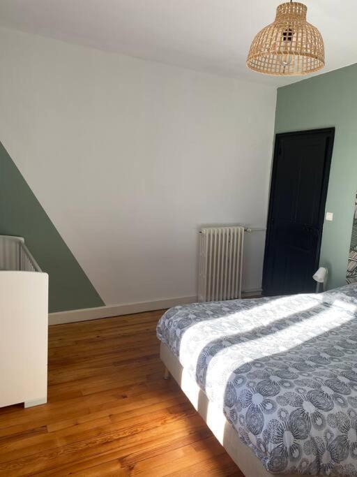Gite De Tom Et Mag Classe 3 * Clevacances Villa Pontgibaud Eksteriør bilde